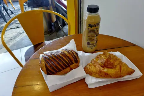 Natalie Cake World photo 3